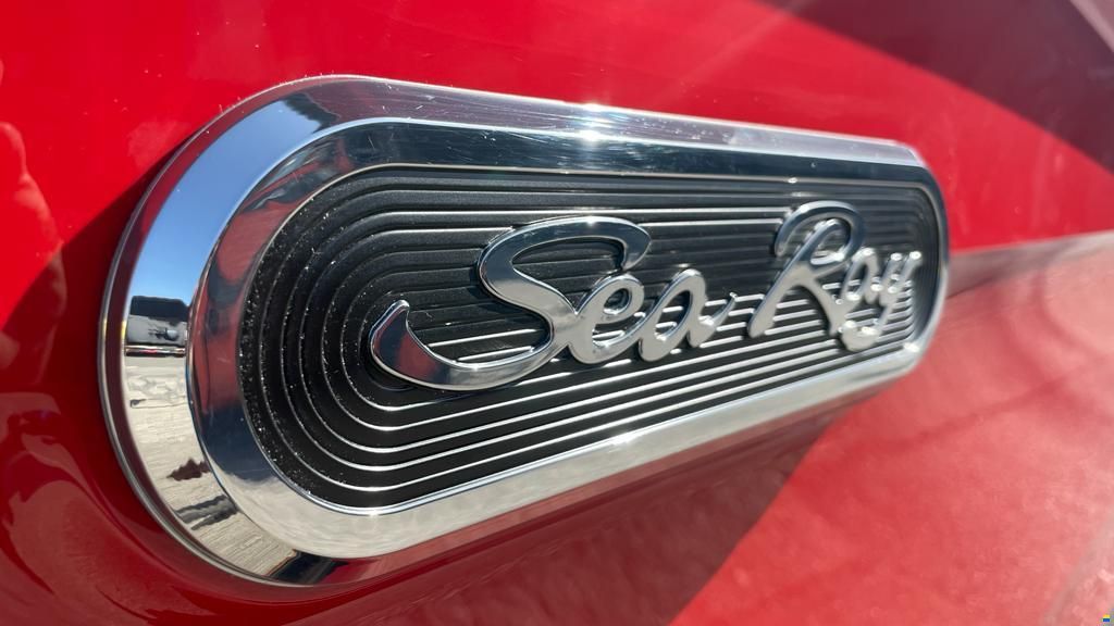 Sea Ray SPX 210