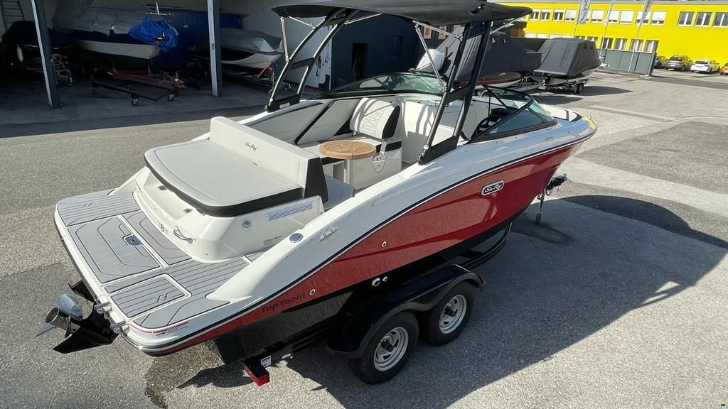 Sea Ray SPX 210