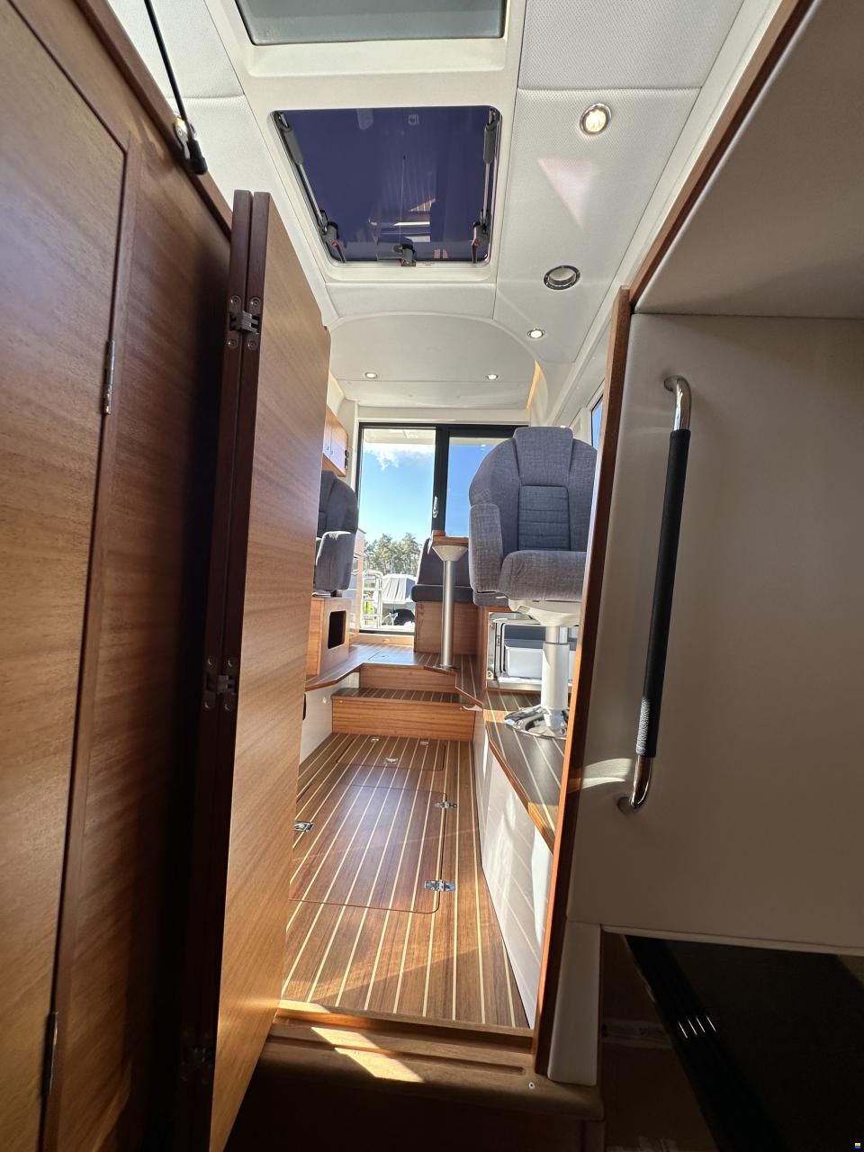 Paragon Yachts 31 Cabin