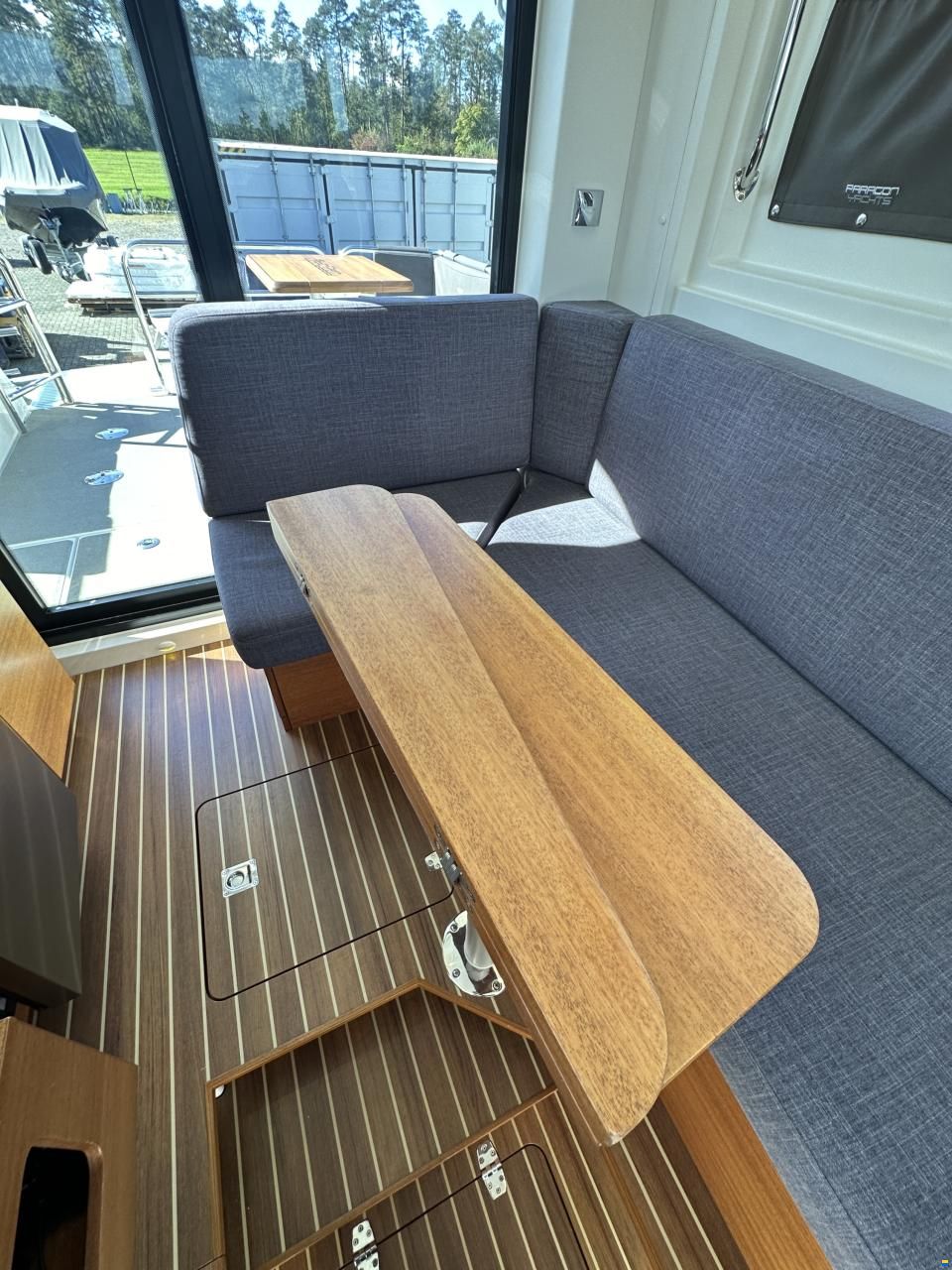 Paragon Yachts 31 Cabin