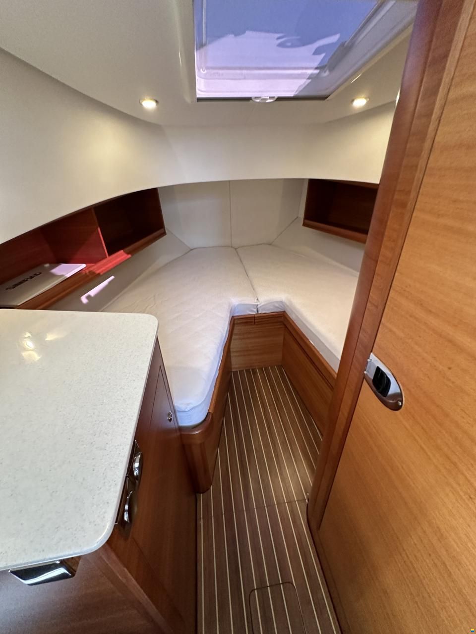 Paragon Yachts 31 Cabin