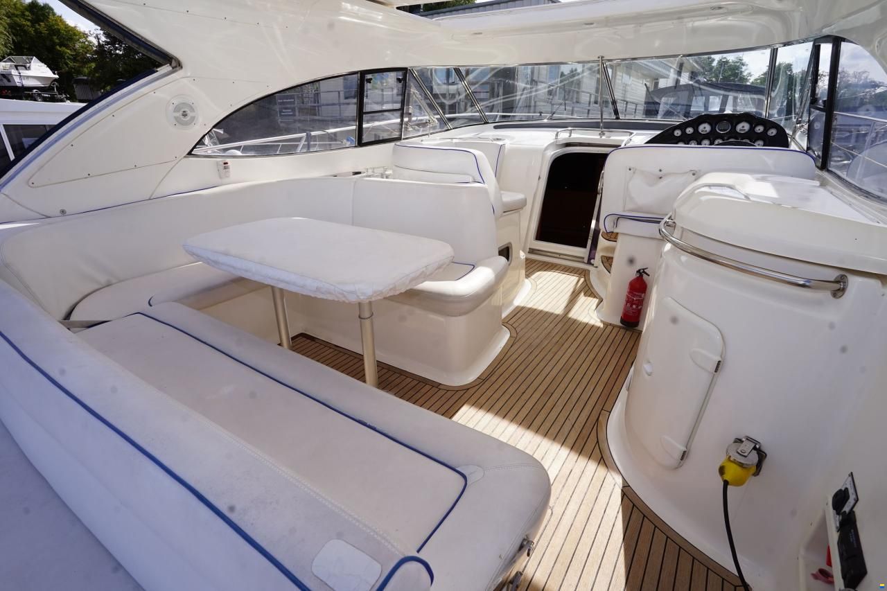 Bavaria 42 HT Sport IPS-500 - Hydraulic Platform