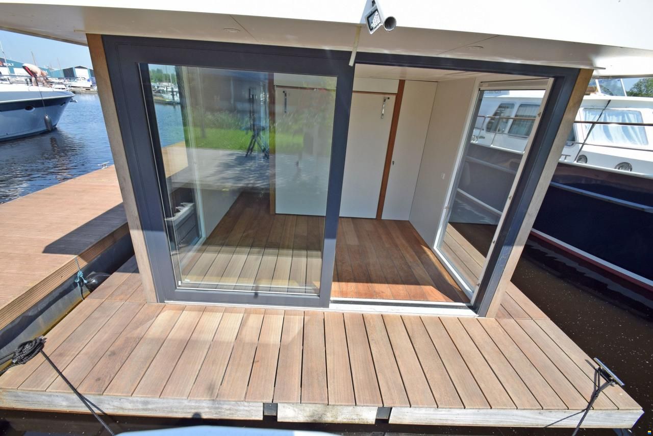 2022 Dock25 HOUSEBOAT, EUR 40.000,-