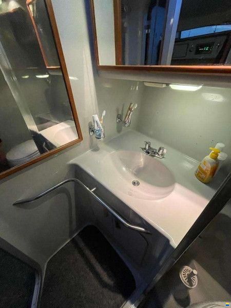 Sea Ray 370