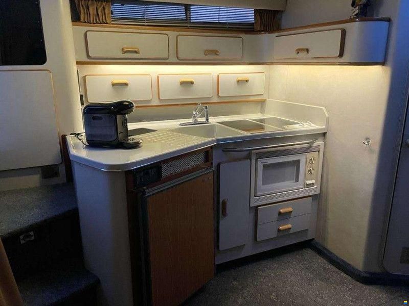 Sea Ray 370