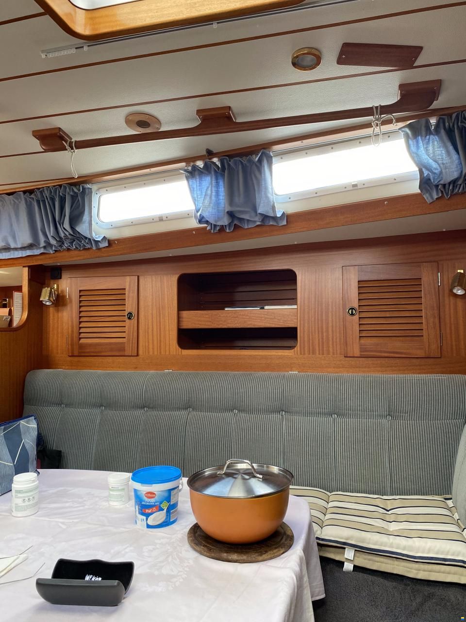 Hallberg-Rassy HR 42F