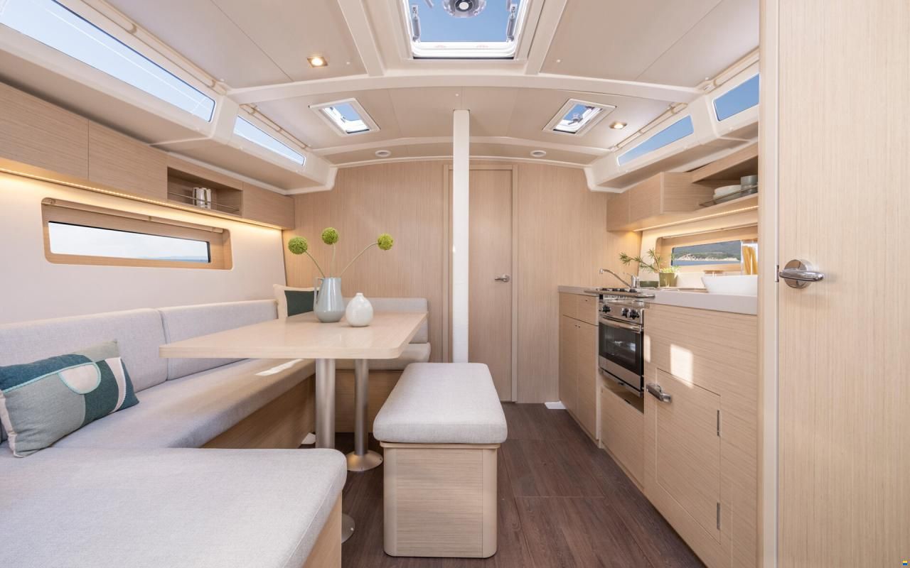 Beneteau Oceanis 37.1