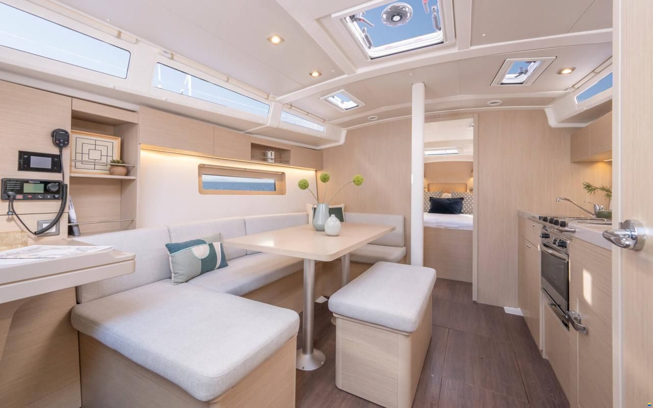 Beneteau Oceanis 37.1