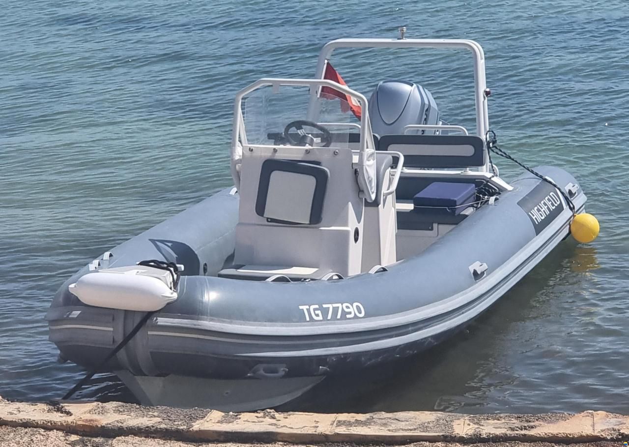 Custom 22m Catamaran
