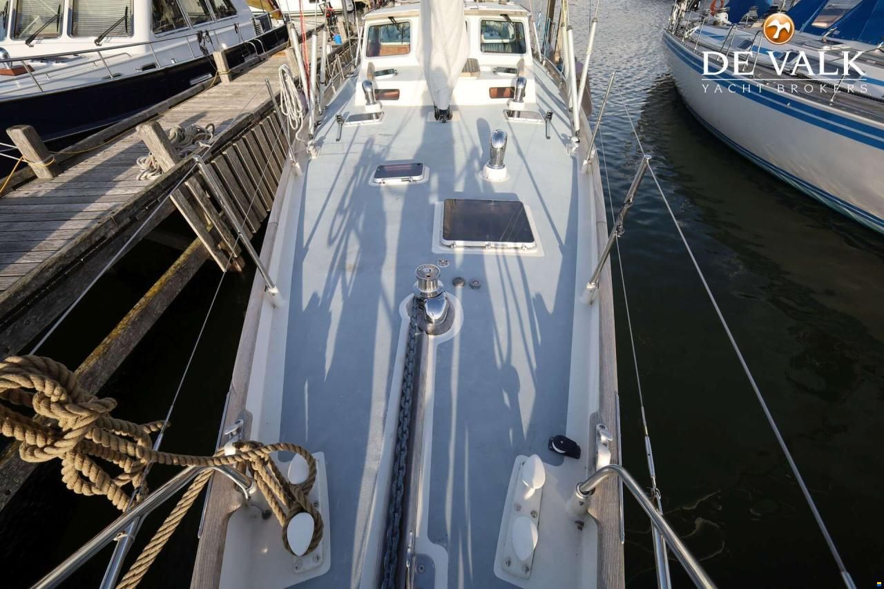 Robert Clark 64 Pilothouse