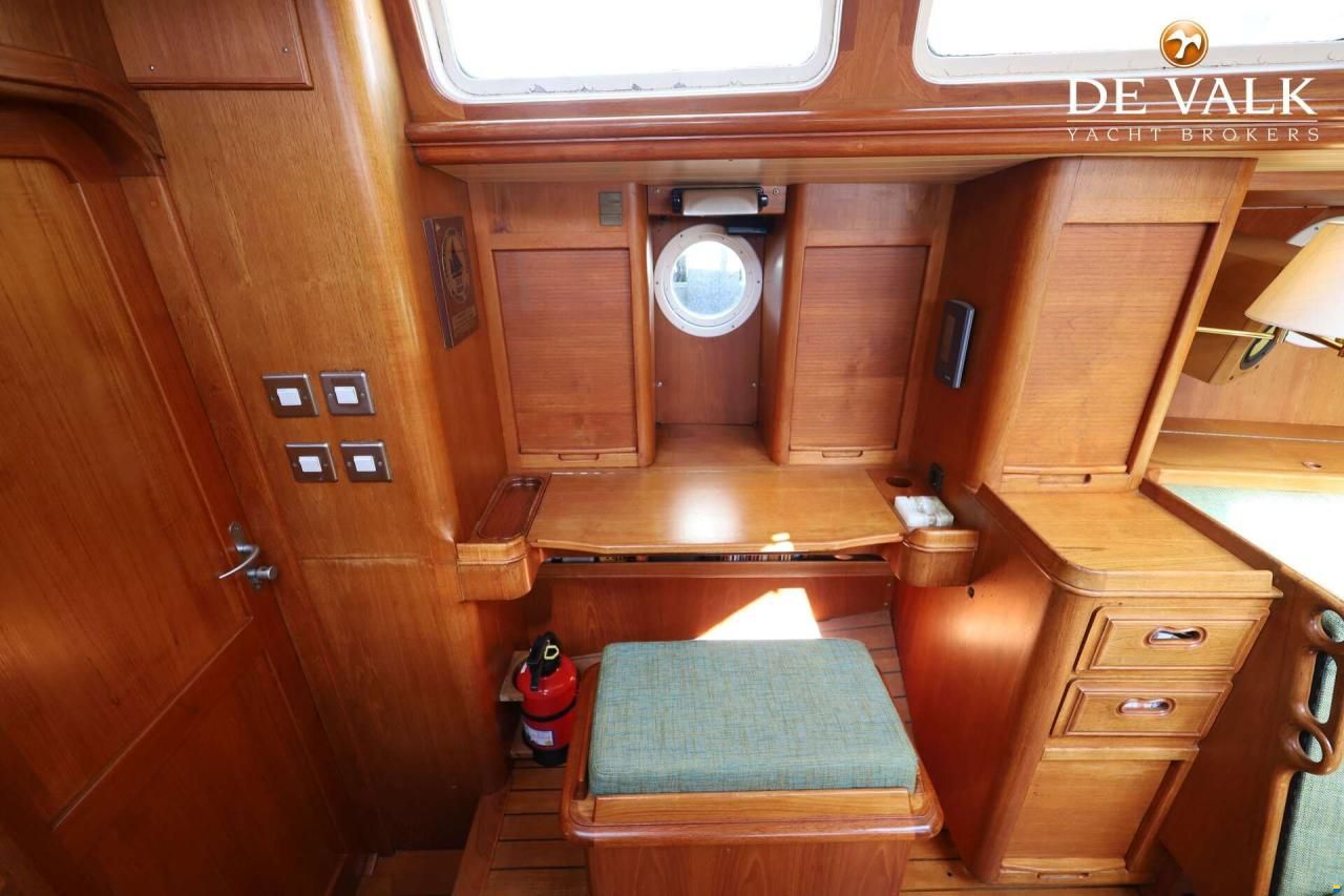 Robert Clark 64 Pilothouse