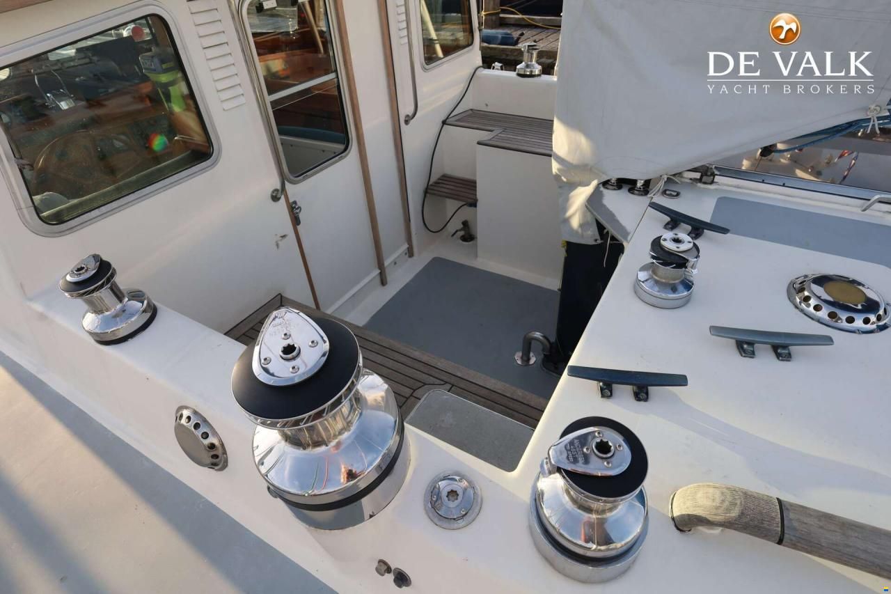 Robert Clark 64 Pilothouse