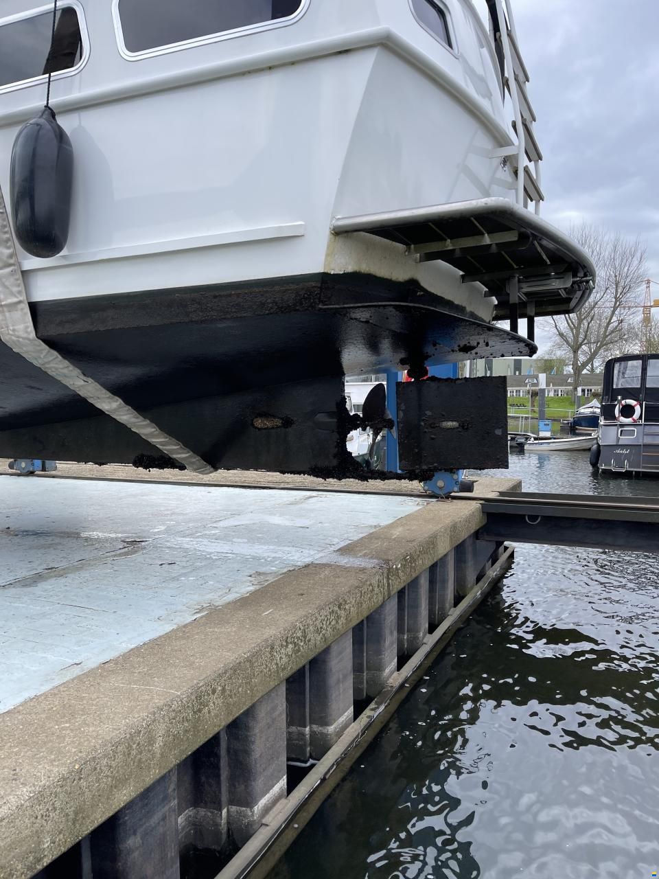 motorboot liegeplatz gardasee