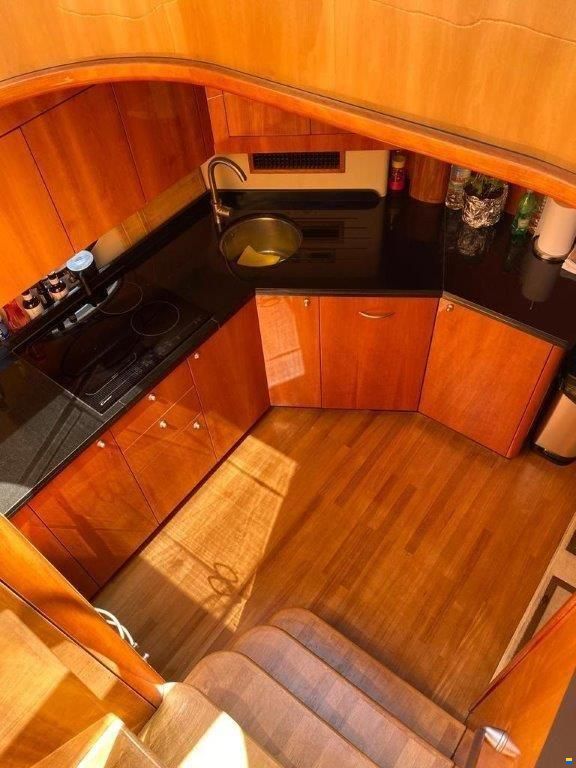 Sunseeker Predator 72