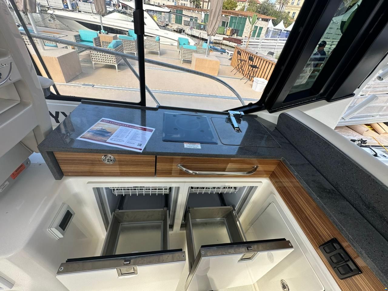 Boston Whaler 405 Conquest