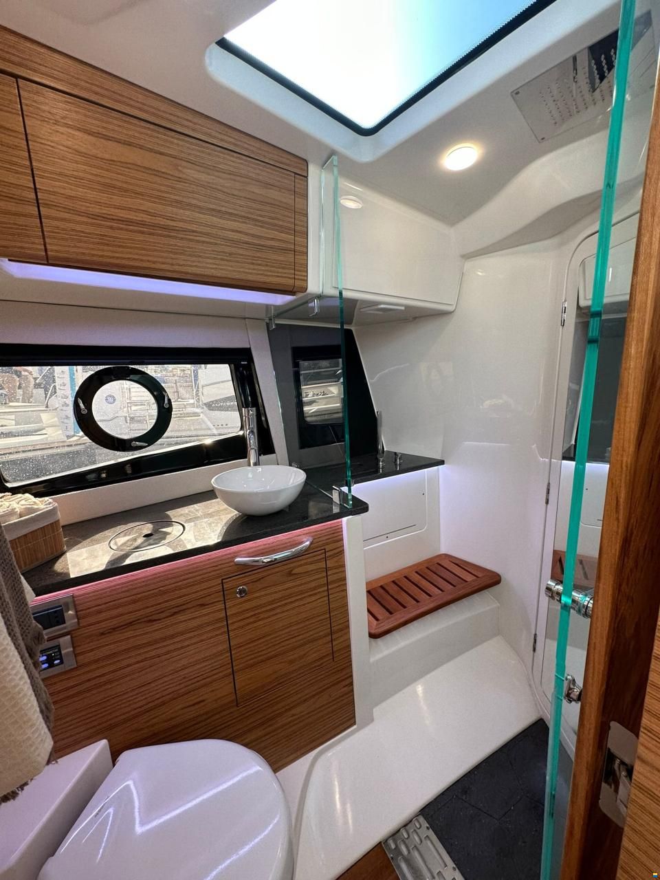 Boston Whaler 405 Conquest