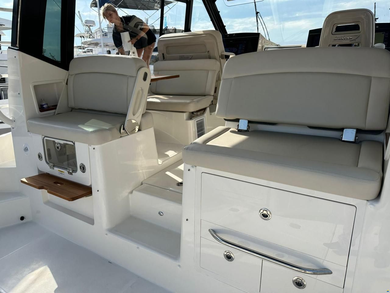 Boston Whaler 405 Conquest