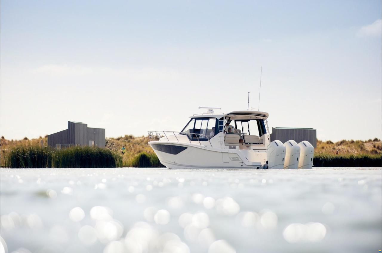 Boston Whaler 405 Conquest