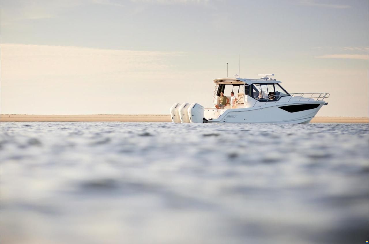Boston Whaler 405 Conquest