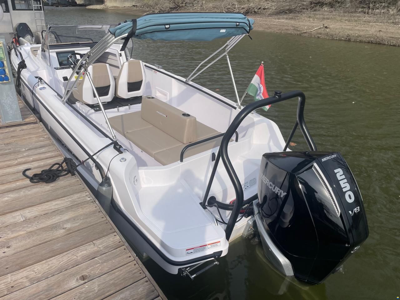 Axopar 25 Cross Bow