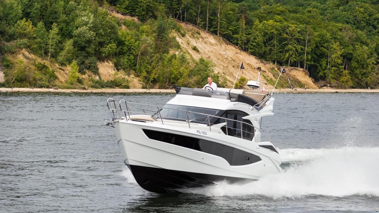 Galeon 360 FLY