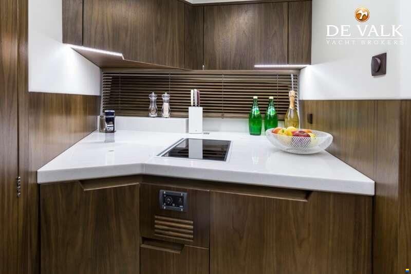 Galeon 335 HTS