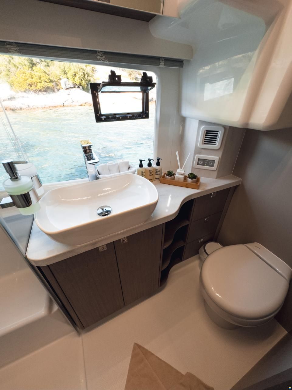 Galeon 440 Fly