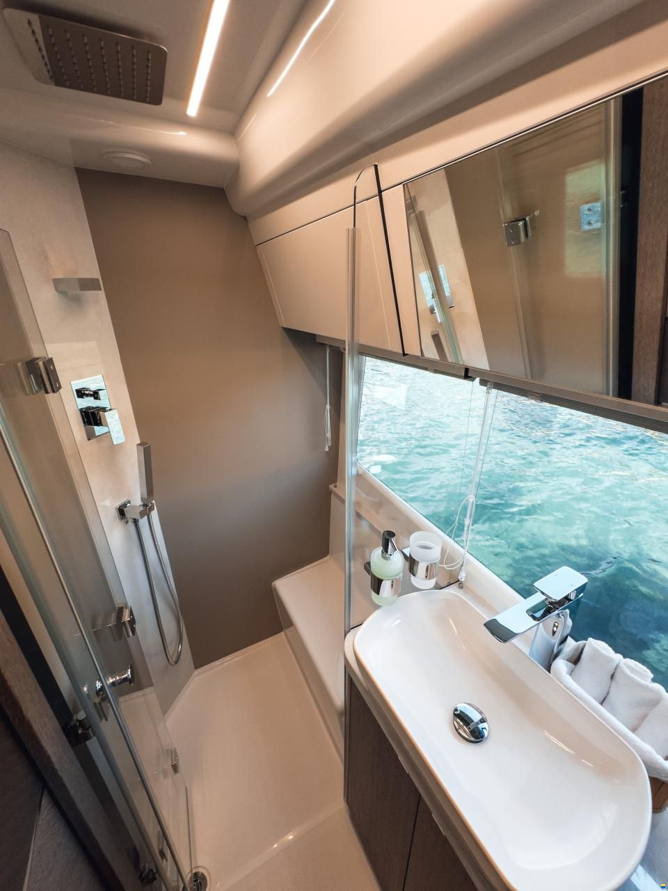 Galeon 440 Fly