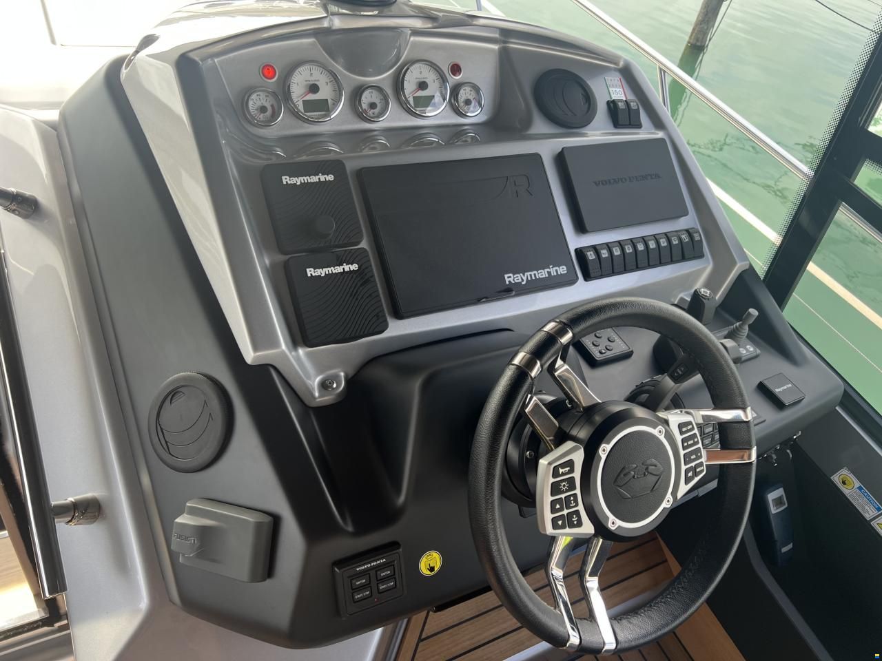 Cranchi M44 HT