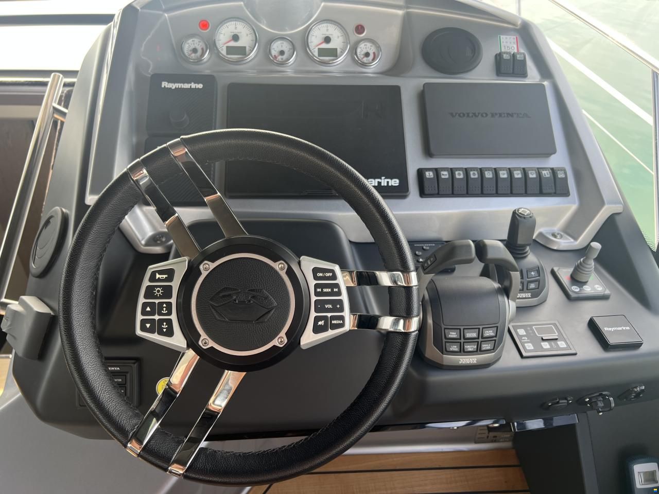 Cranchi M44 HT