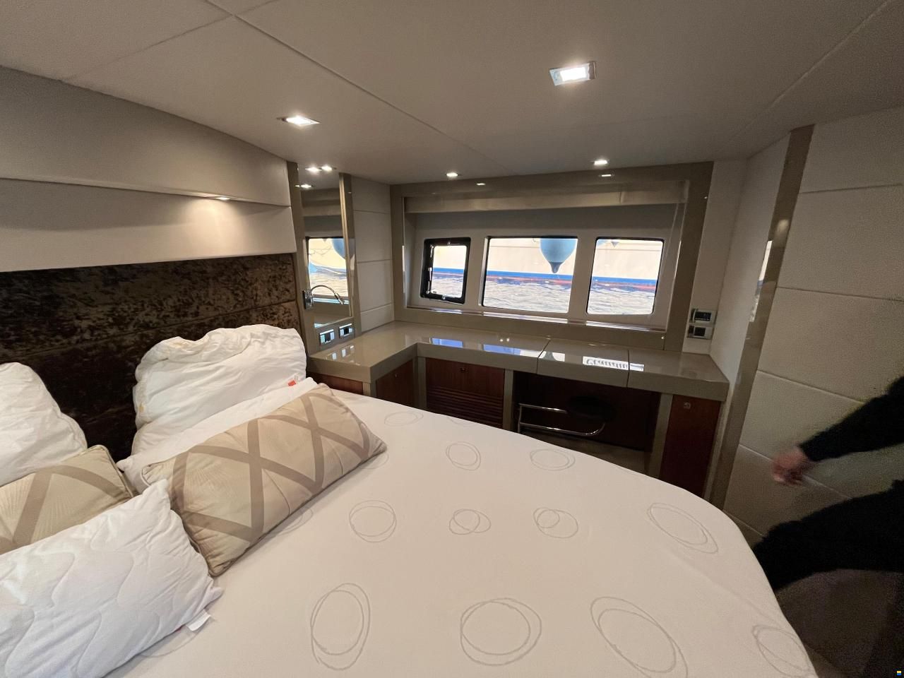 Sunseeker Predator 60