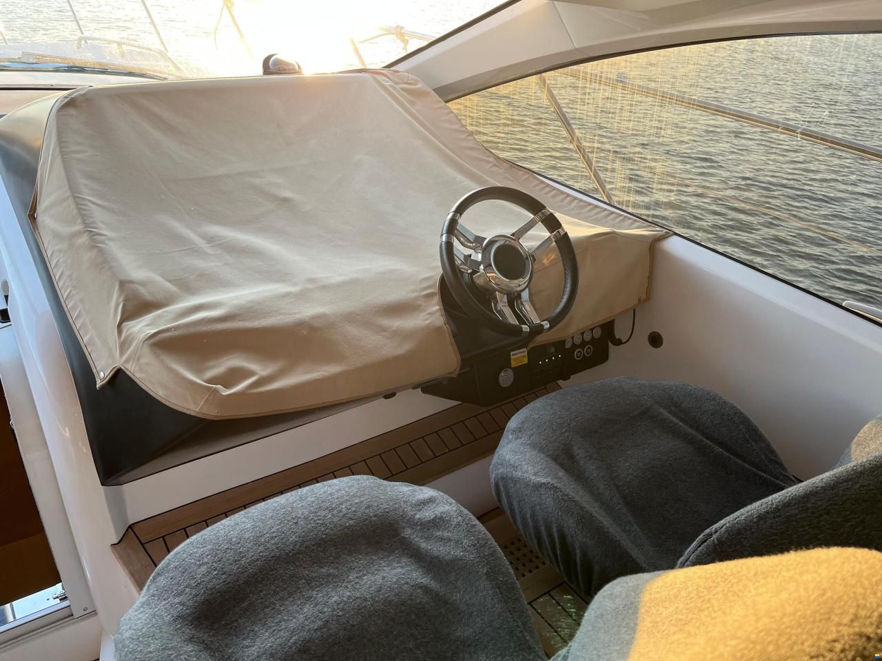Sunseeker Predator 60