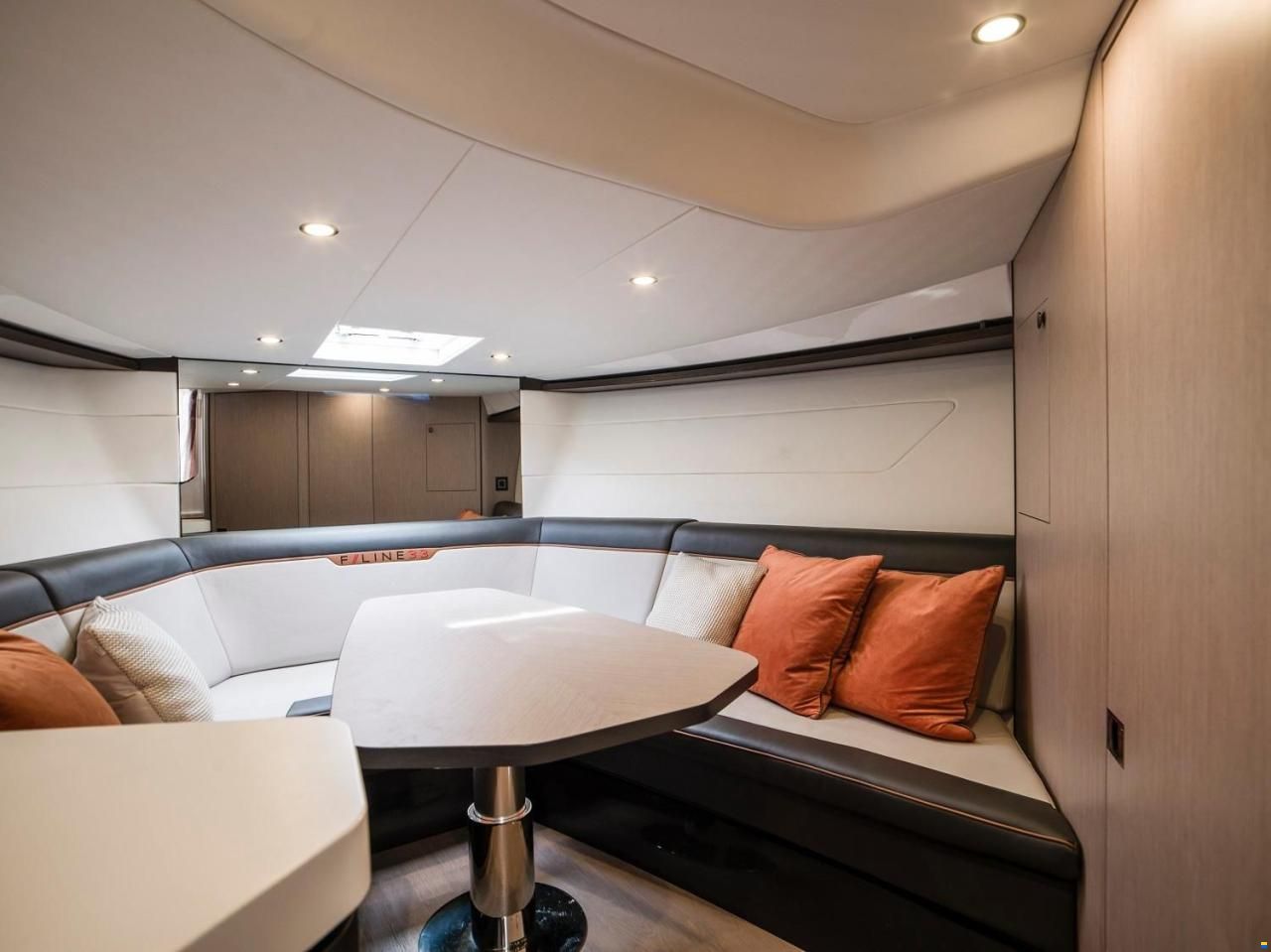 Fairline F//Line 33