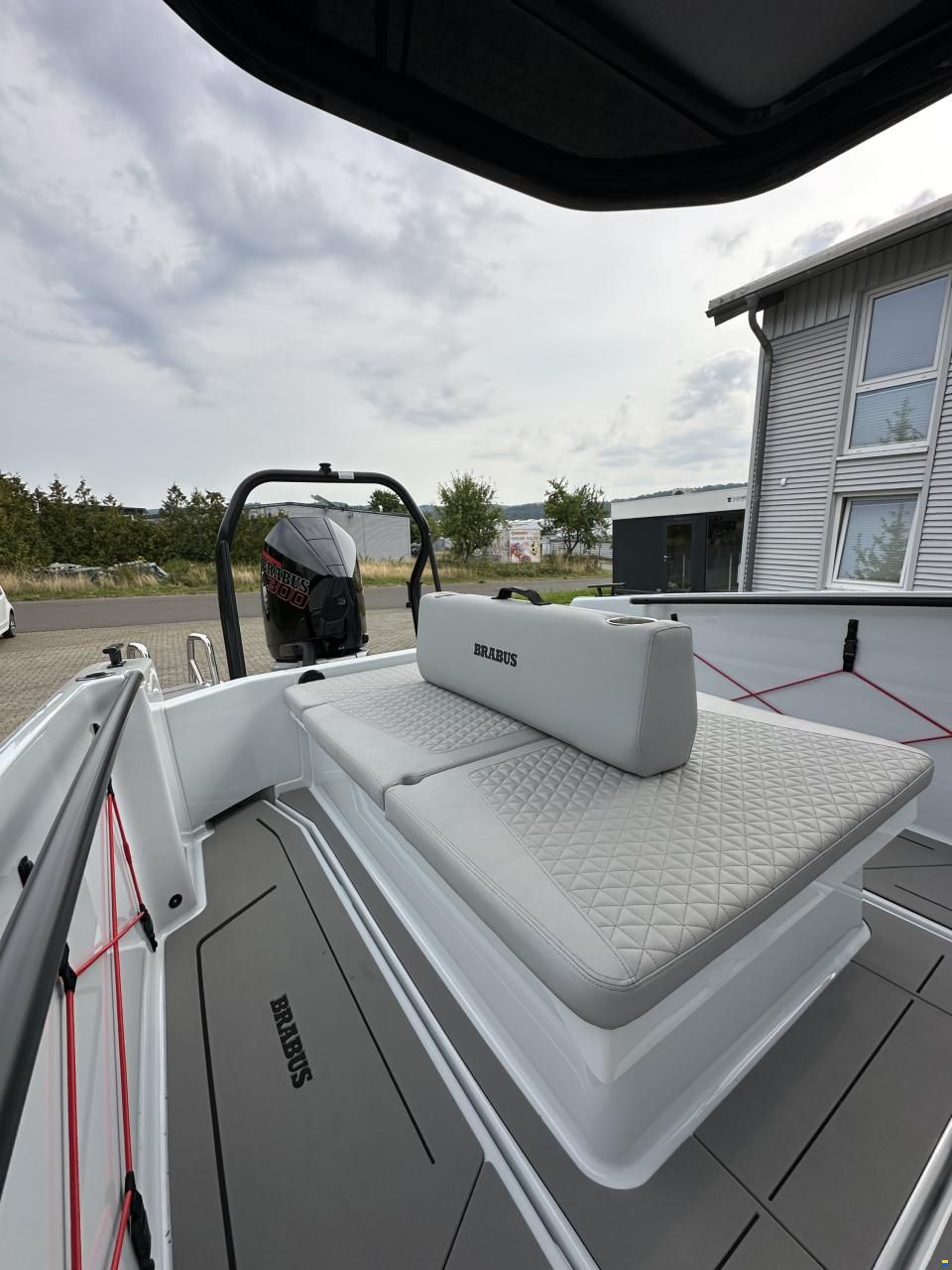 Brabus 300 Shadow - Multistorage