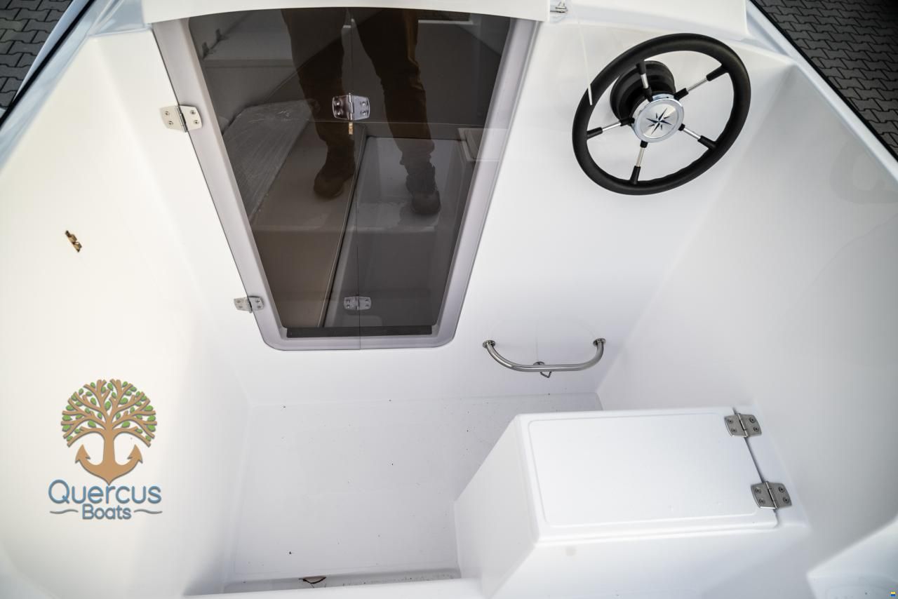 Quercus 480 Pilothouse