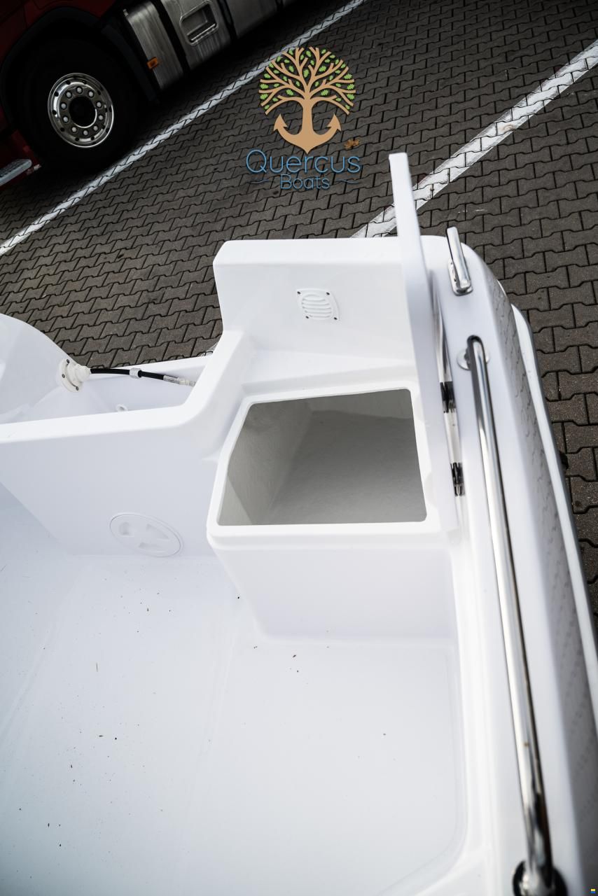 Quercus 480 Pilothouse