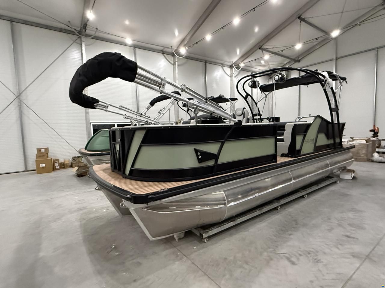 Old Lake Marine LS23 Pontoon Tritoon  Mercury F150 and t