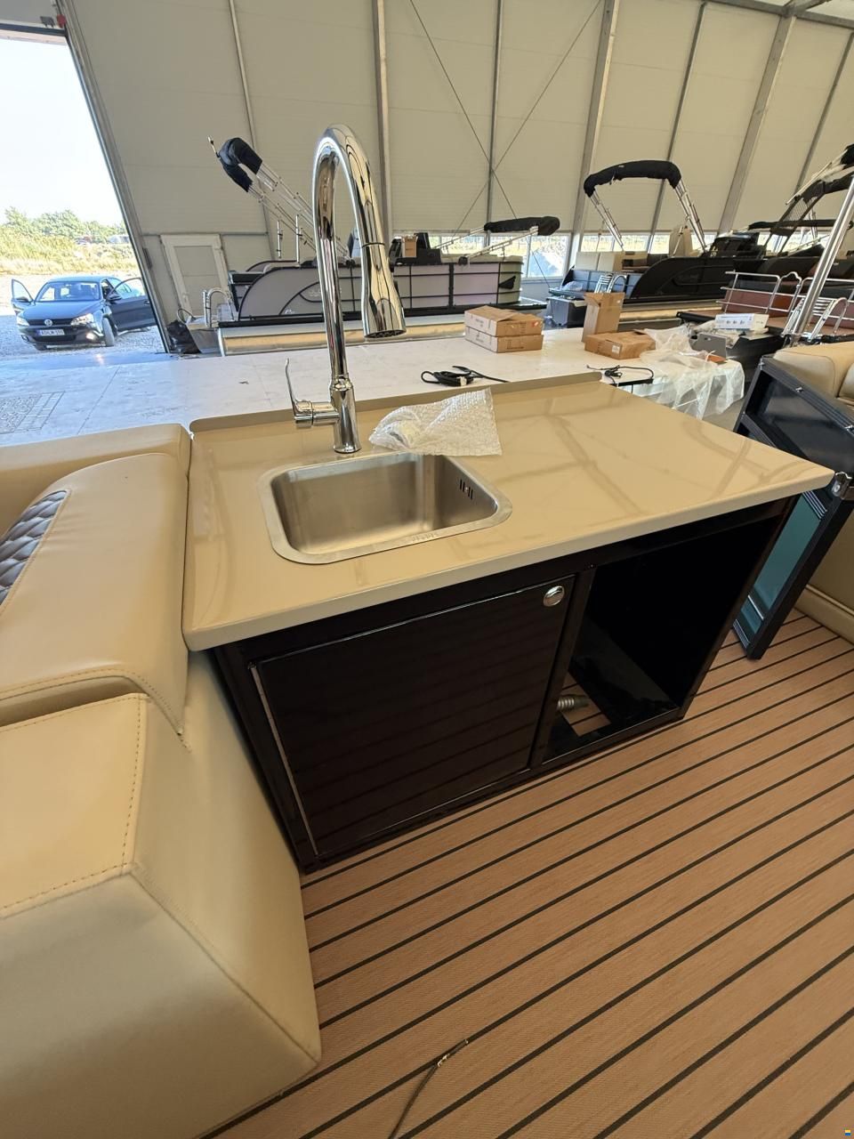 Old Lake Marine ST25 Pontoon Tritoon Mercury F150 and t
