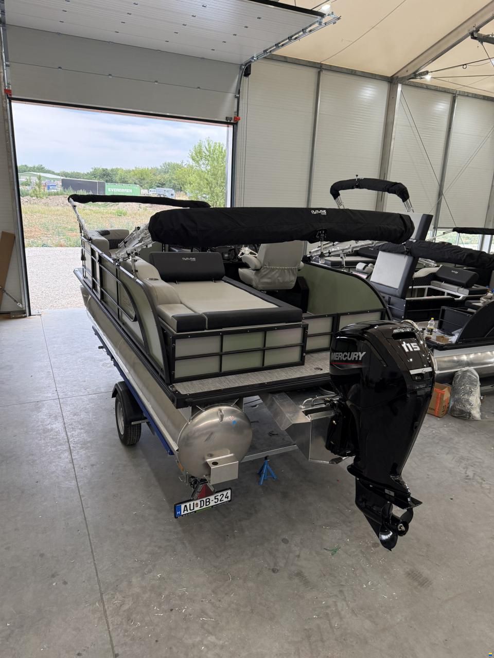 Old Lake Marine P19 Pontoon ponton with Mercury F40 and