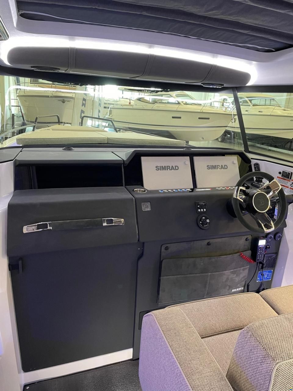 Axopar Yachts 37 XC Cross Cabin