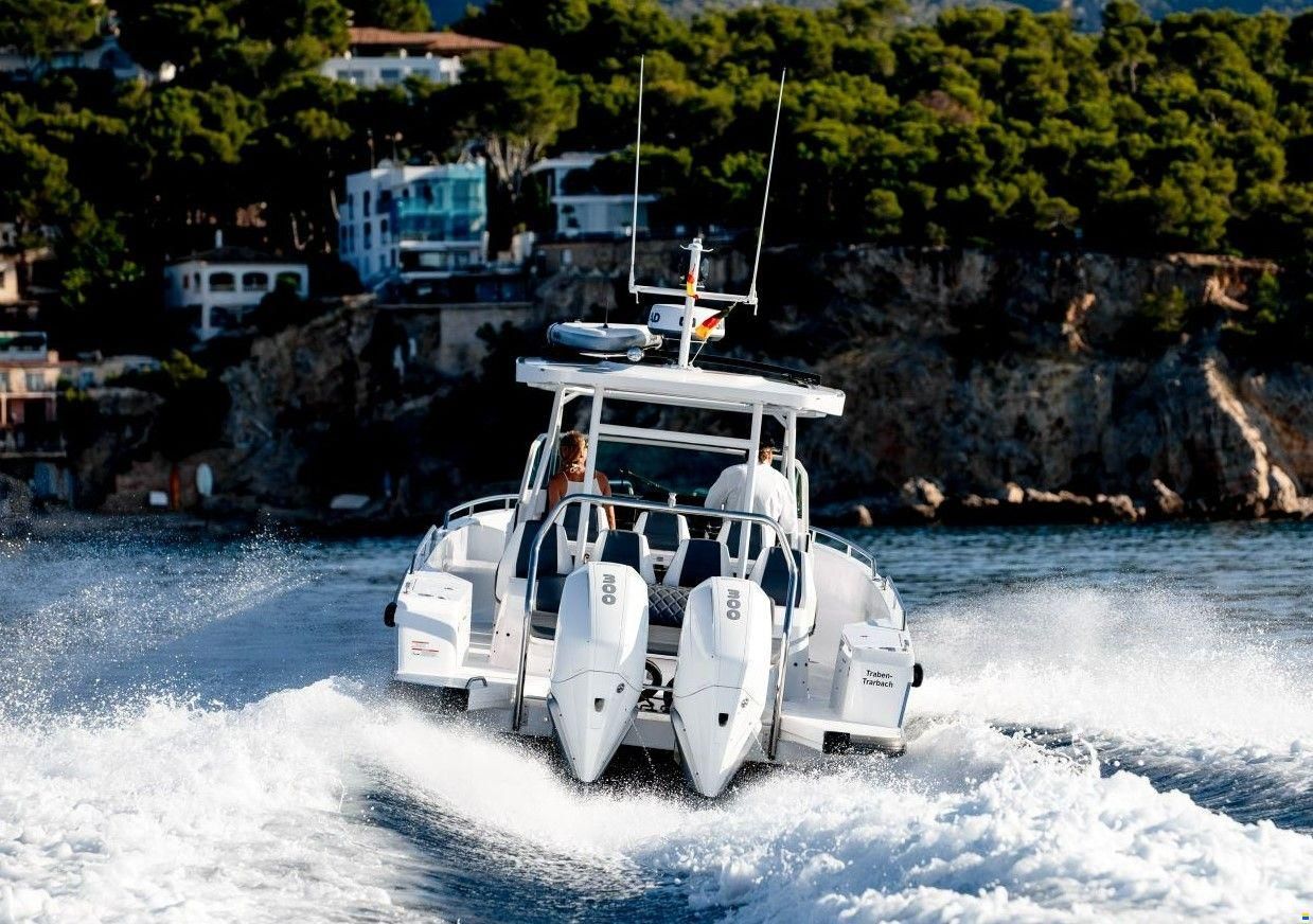 Axopar Yachts 37 Sun-Top