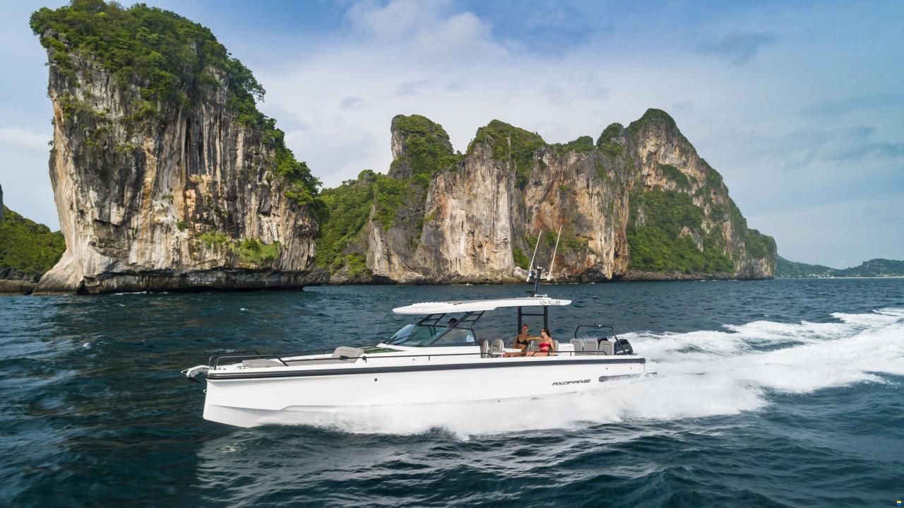 Axopar Yachts 37 Sun-Top