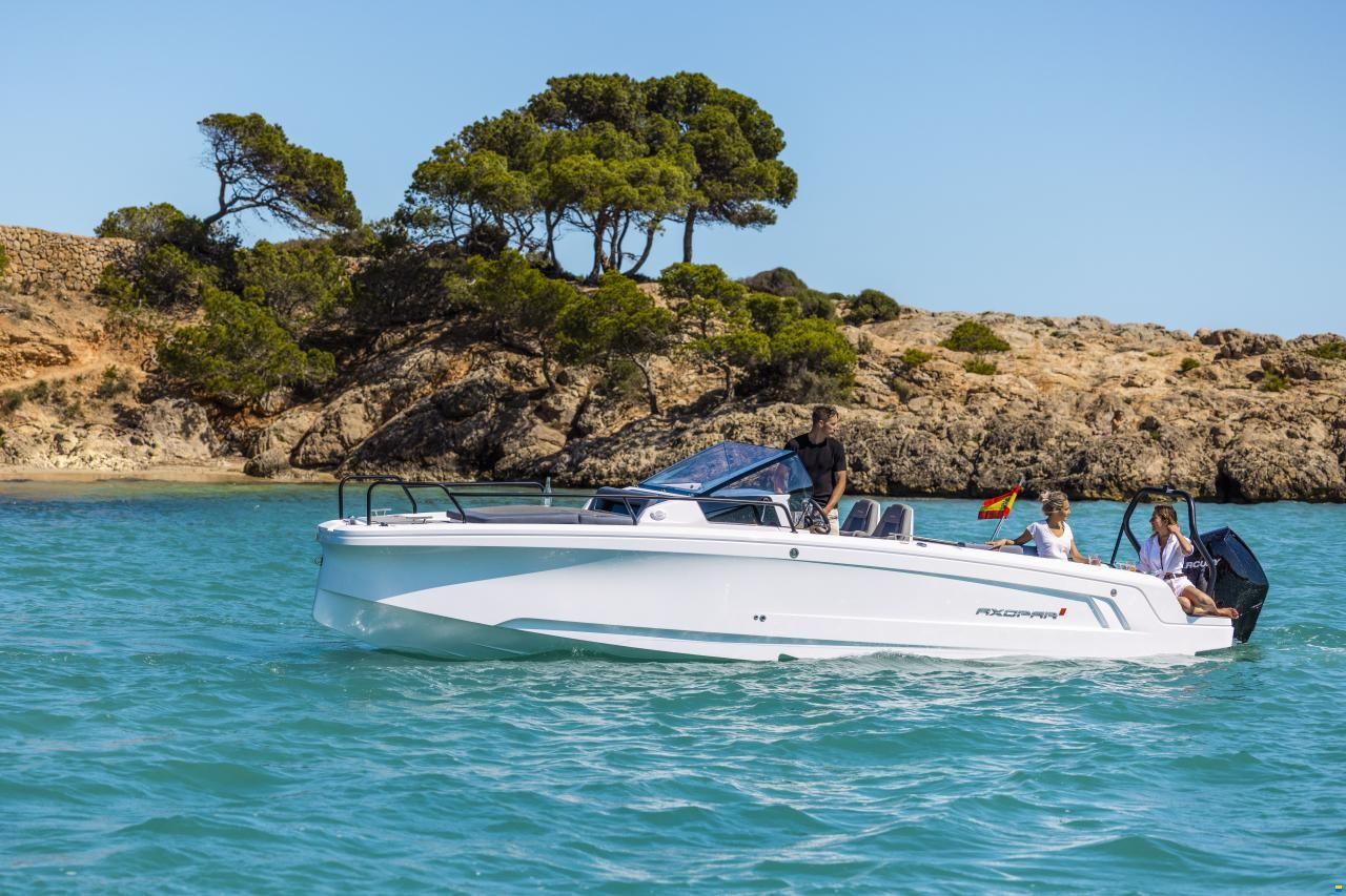 Axopar Yachts 25 Cross Bow