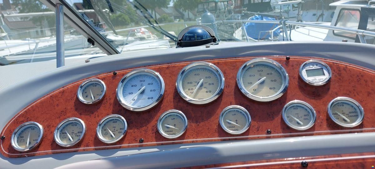 Bayliner 305