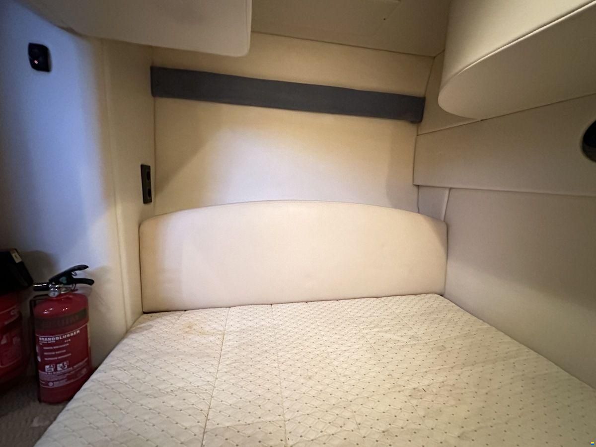 Bayliner 305
