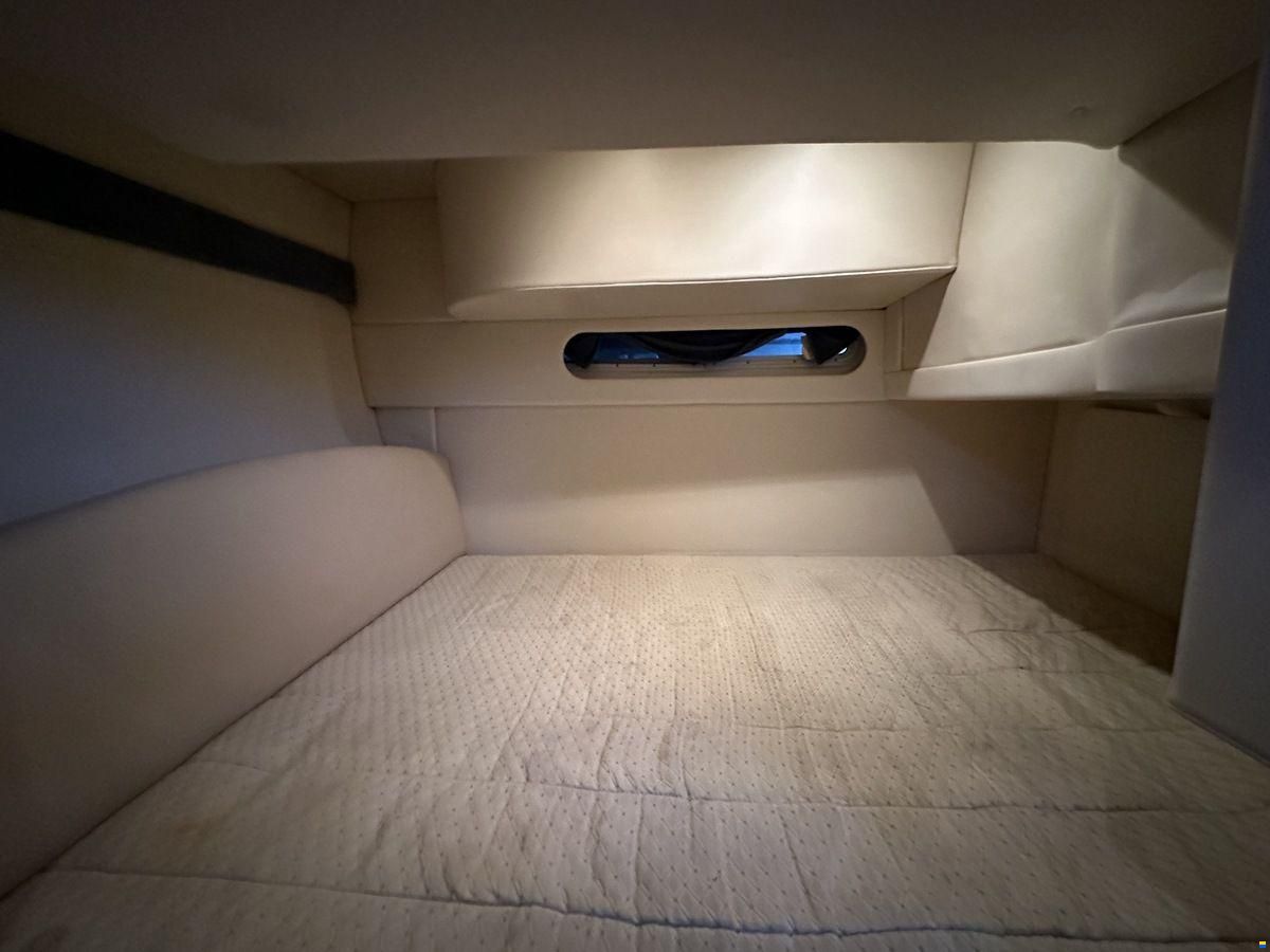 Bayliner 305