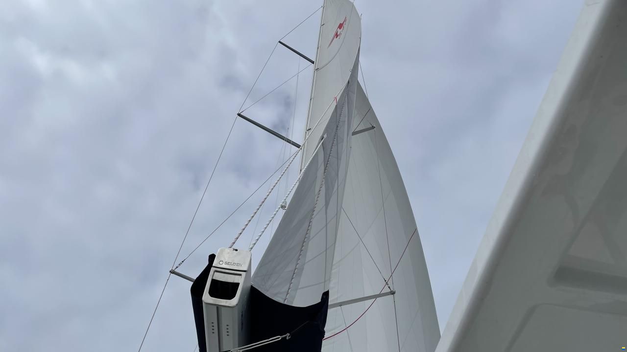 Hanse 548