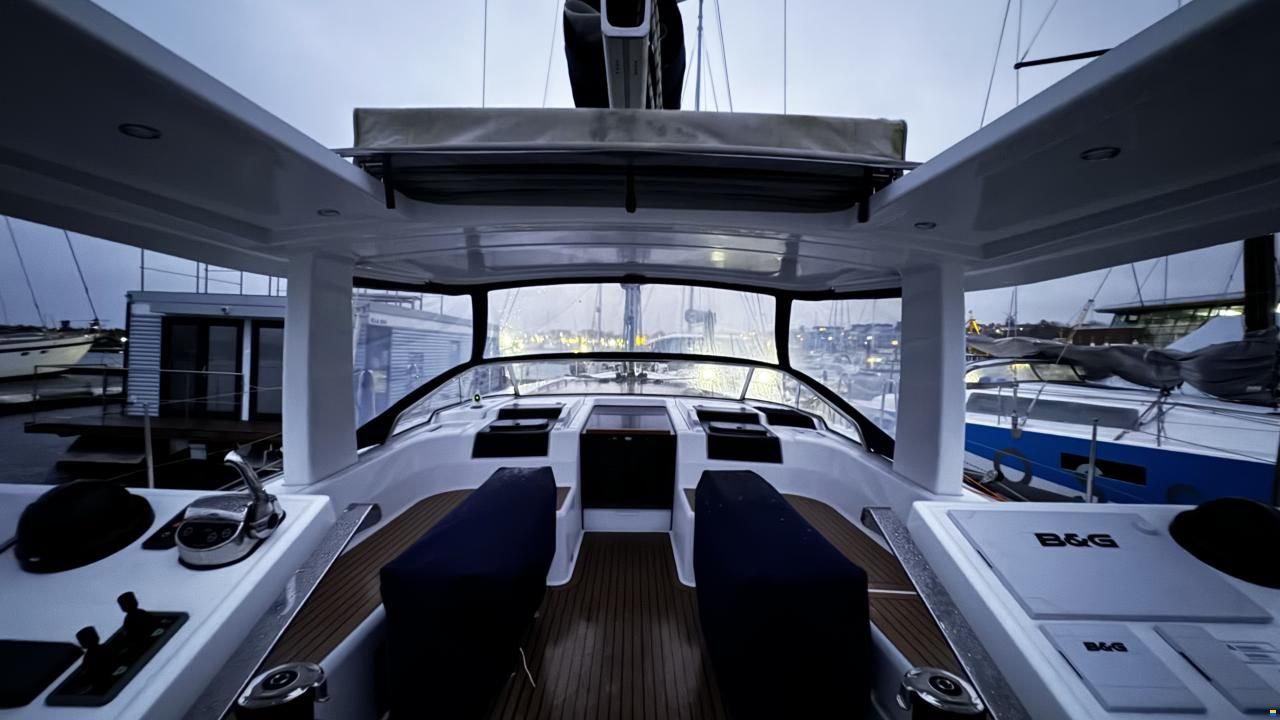 Hanse 548