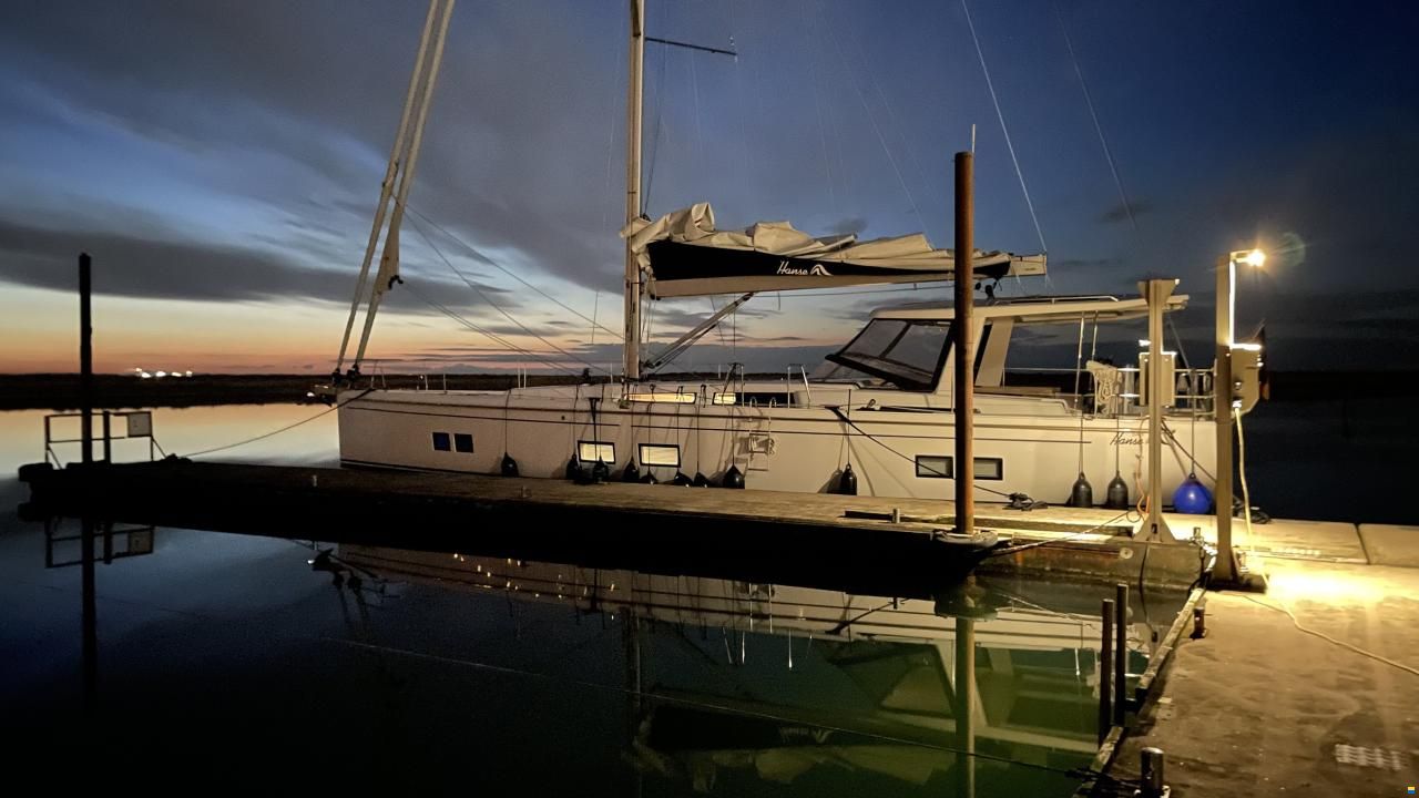 Hanse 548