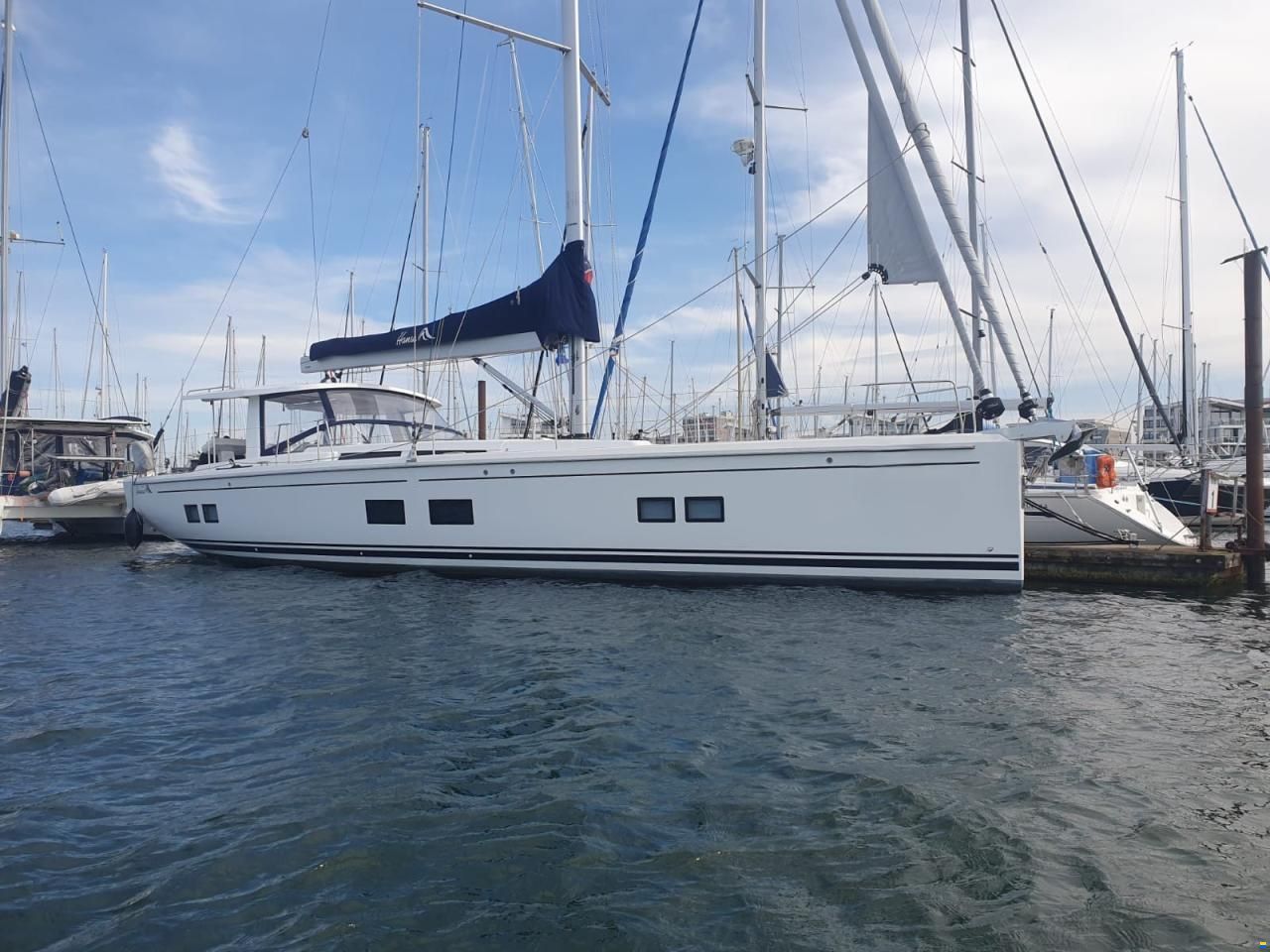 Hanse 548